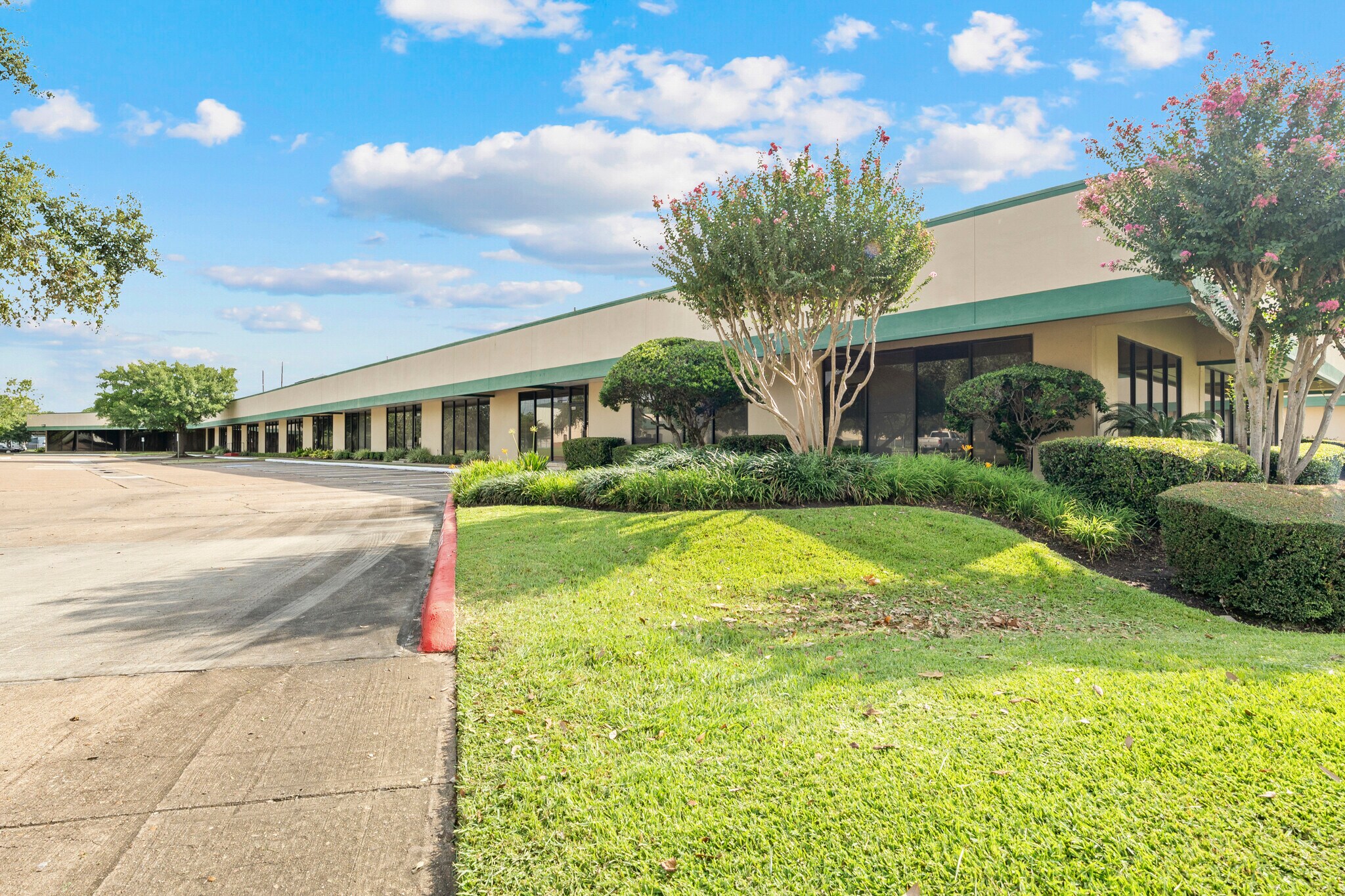 11200-11248 Wilcrest Green Dr, Houston, TX for Rent