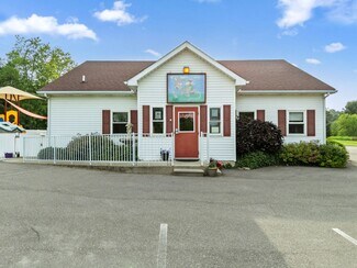 Fenton, MI Specialty - 7739 Clyde Rd