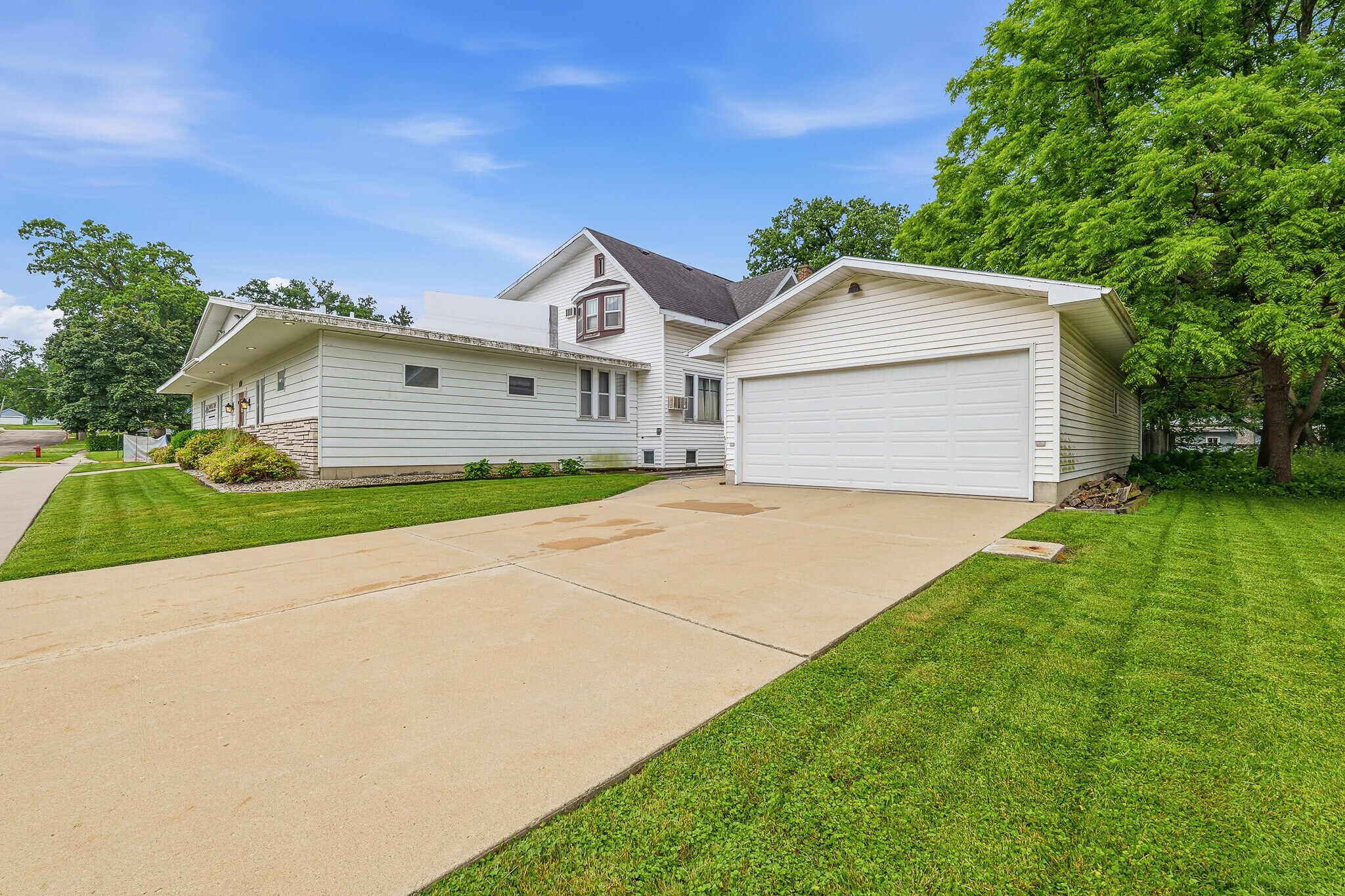 181 S Main St, Markesan, WI for Sale
