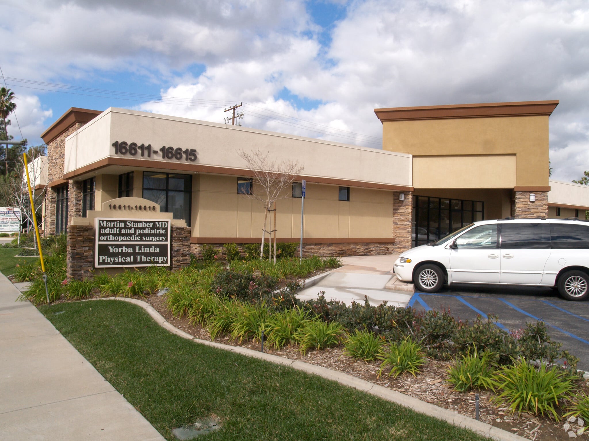 16611 E Yorba Linda Blvd, Yorba Linda, CA for Rent