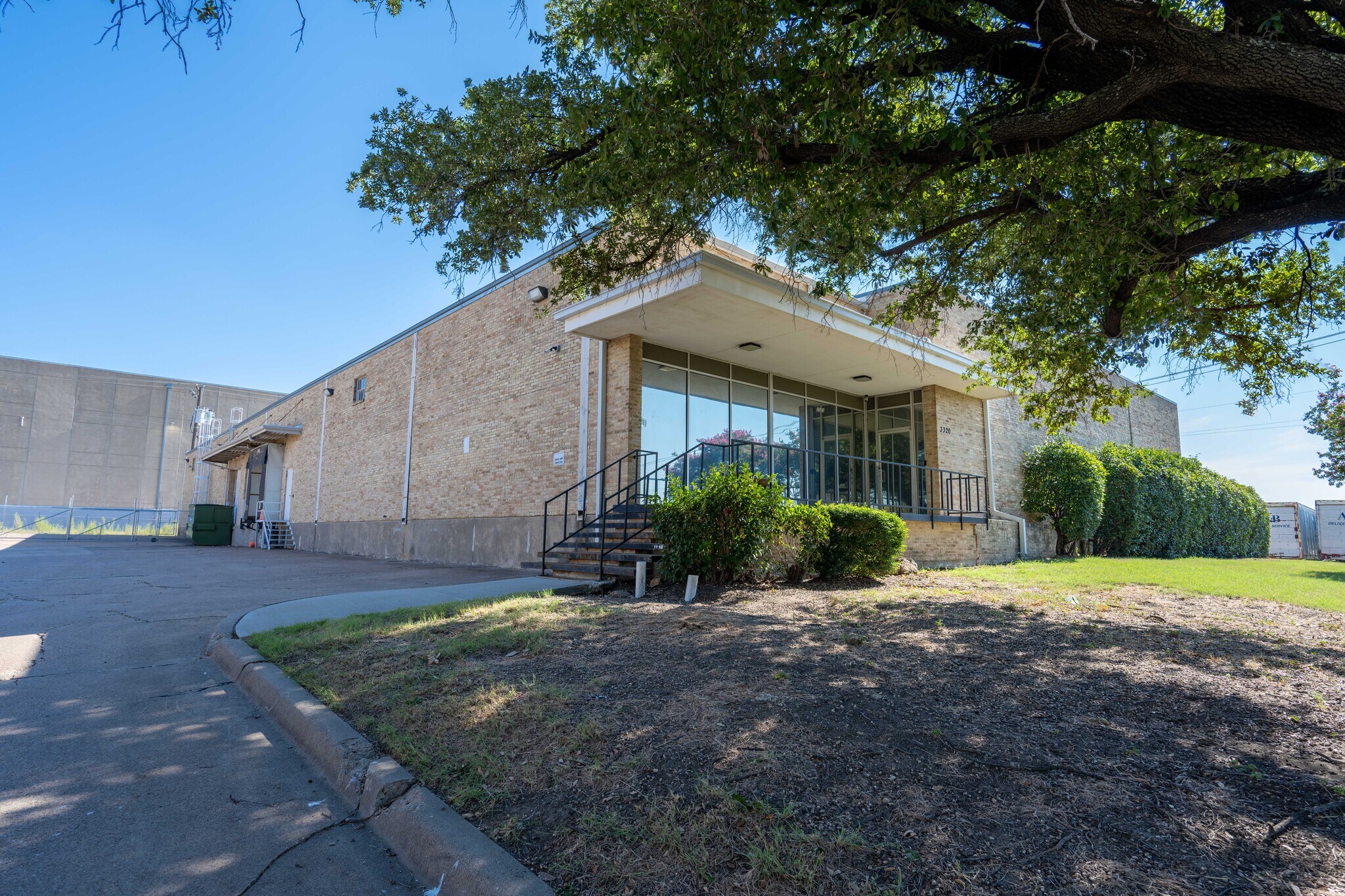 3320 Dalworth St, Arlington, TX for Sale