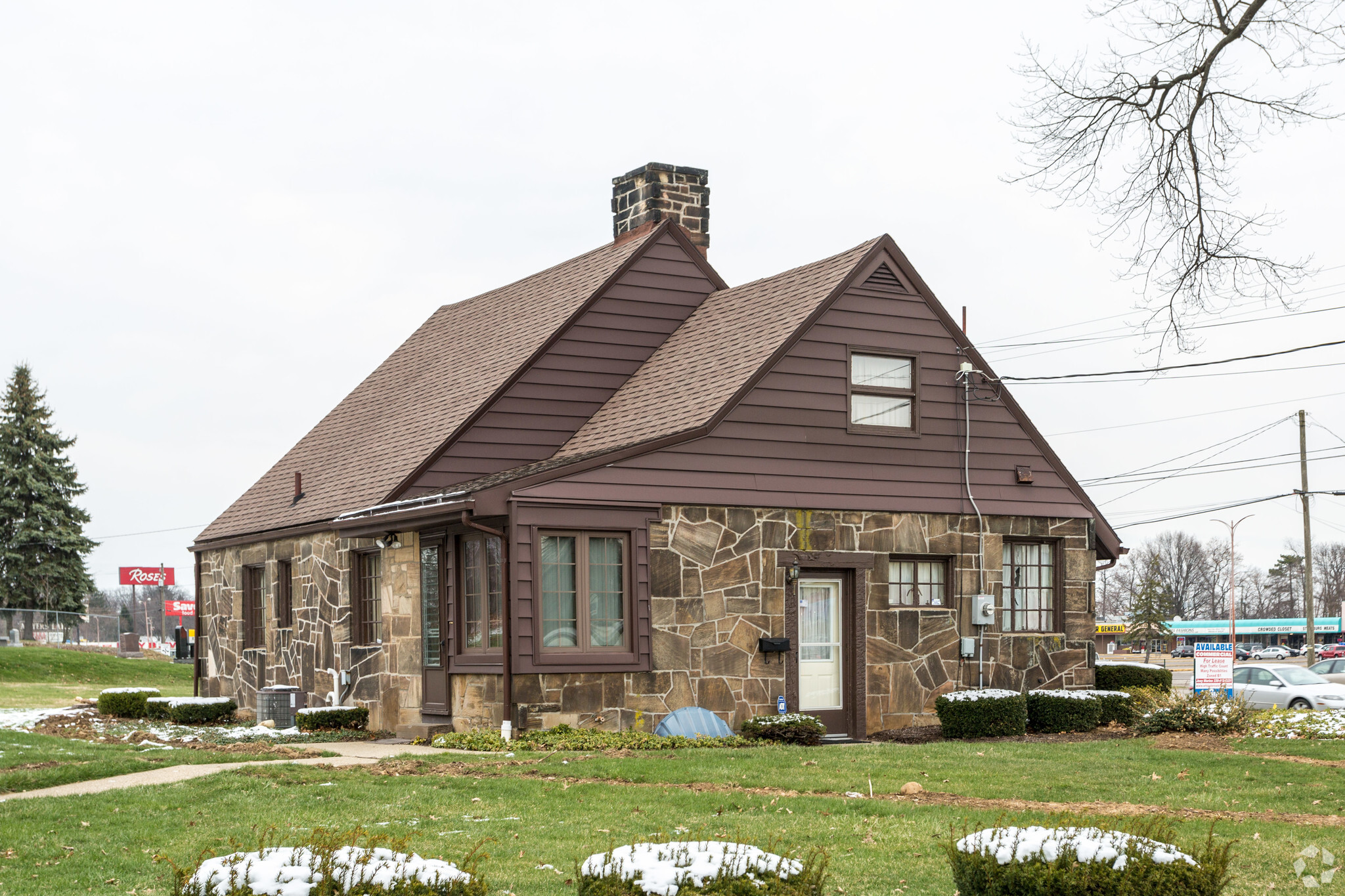 1305 Whipple Ave NW, Canton, OH for Rent