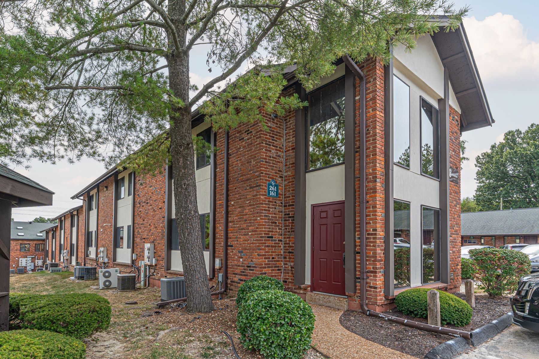261 Clarkson Executive Park, Ellisville, MO for Sale