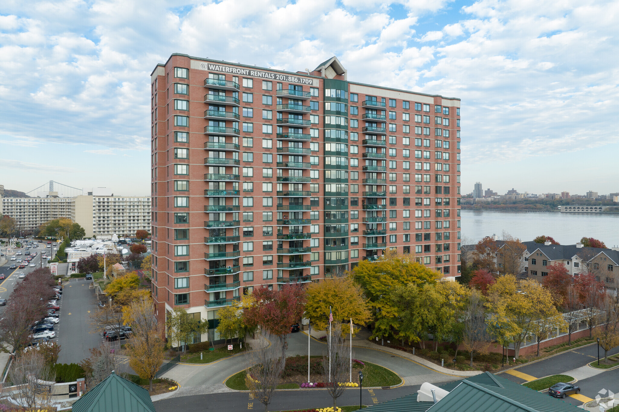 100 Tower Dr, Edgewater, NJ for Rent