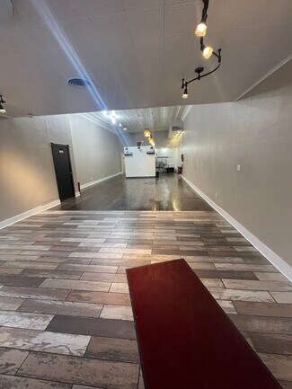 Elkhart, IN Retail - 522 S Main St Elkhart, IN Retail - 522 S Main St