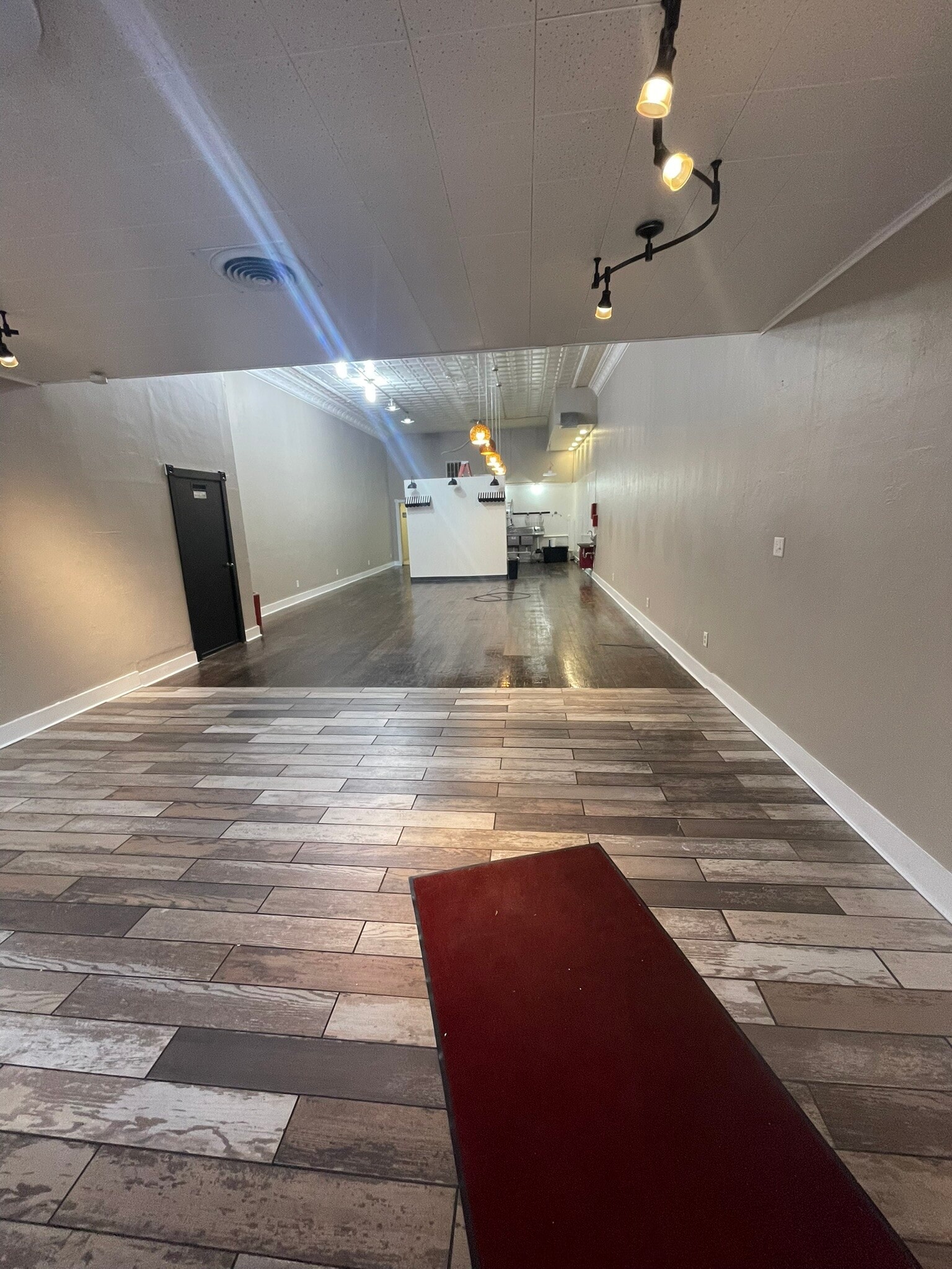 522 S Main St, Elkhart, IN for Rent