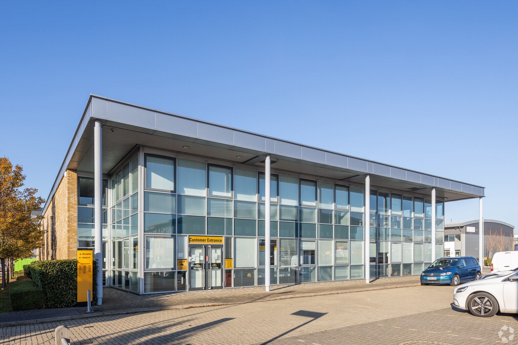 250 Leigh Rd, Slough, BKS for Rent
