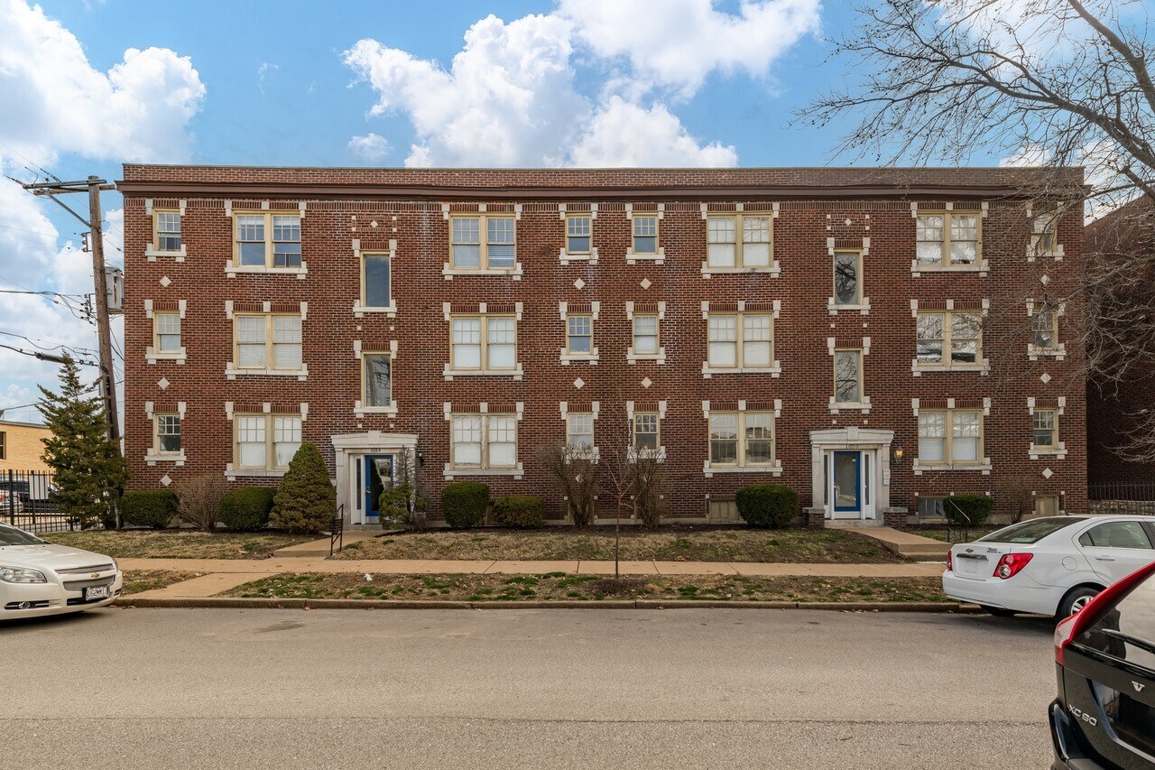 1014-38 Oakview Pl, Saint Louis, MO for Sale