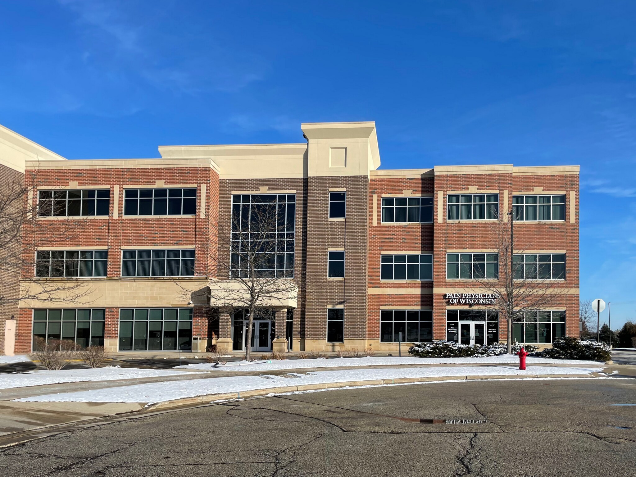 4202 W Oakwood Park Ct, Franklin, WI for Rent