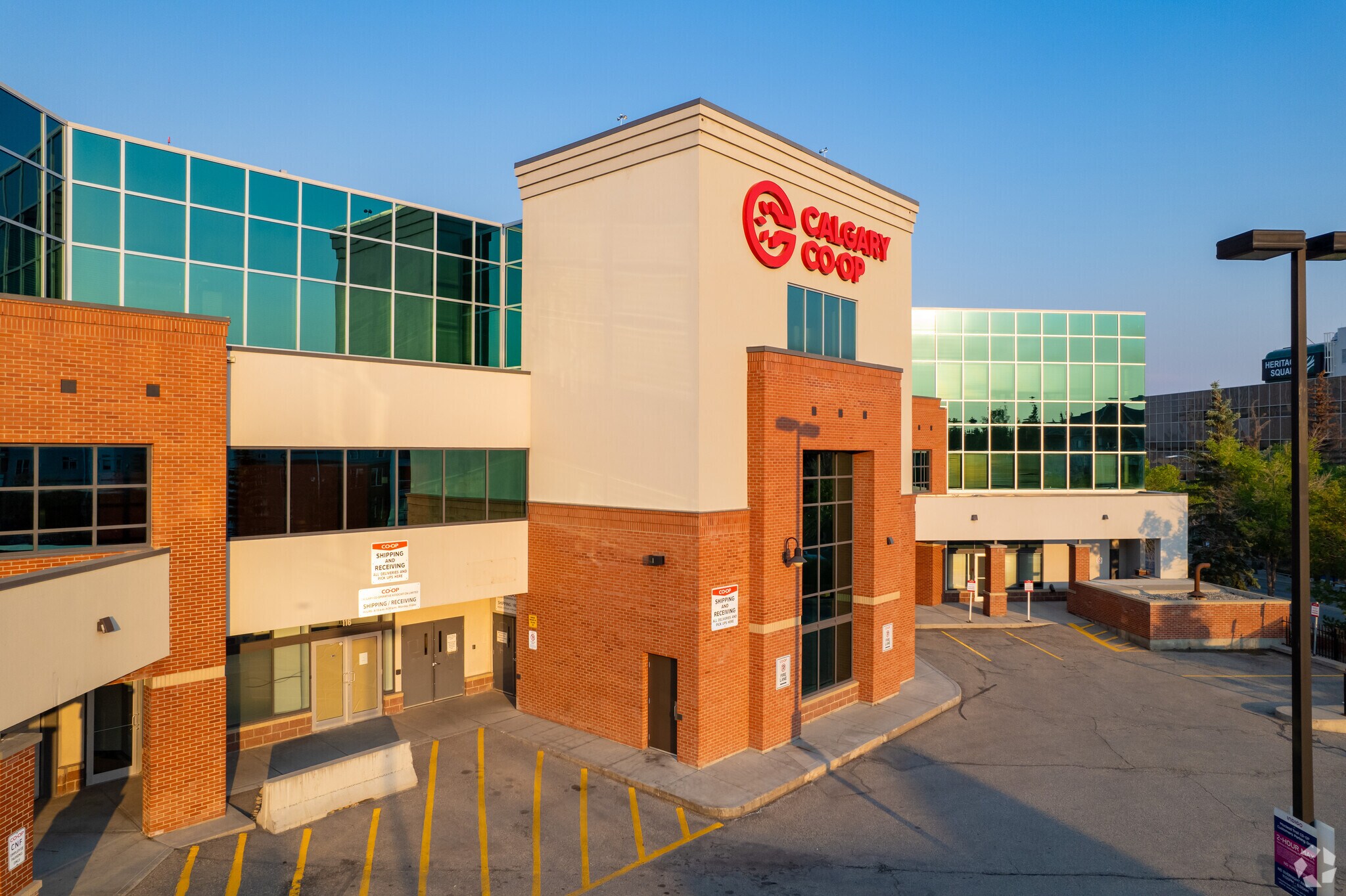 8720 Macleod Trl SE, Calgary, AB for Rent