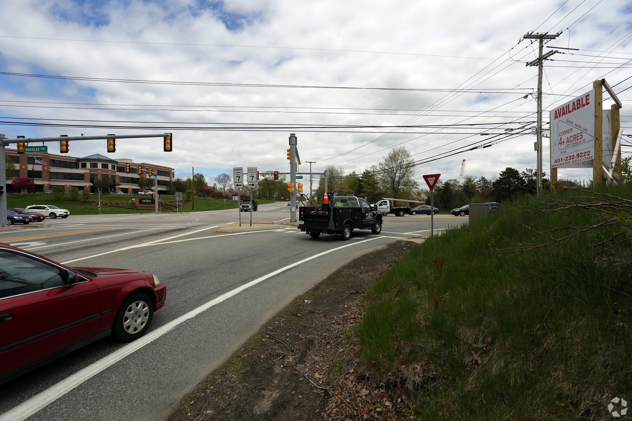 Douglas Pike Smithfield, RI 02917 Land Property for Lease on