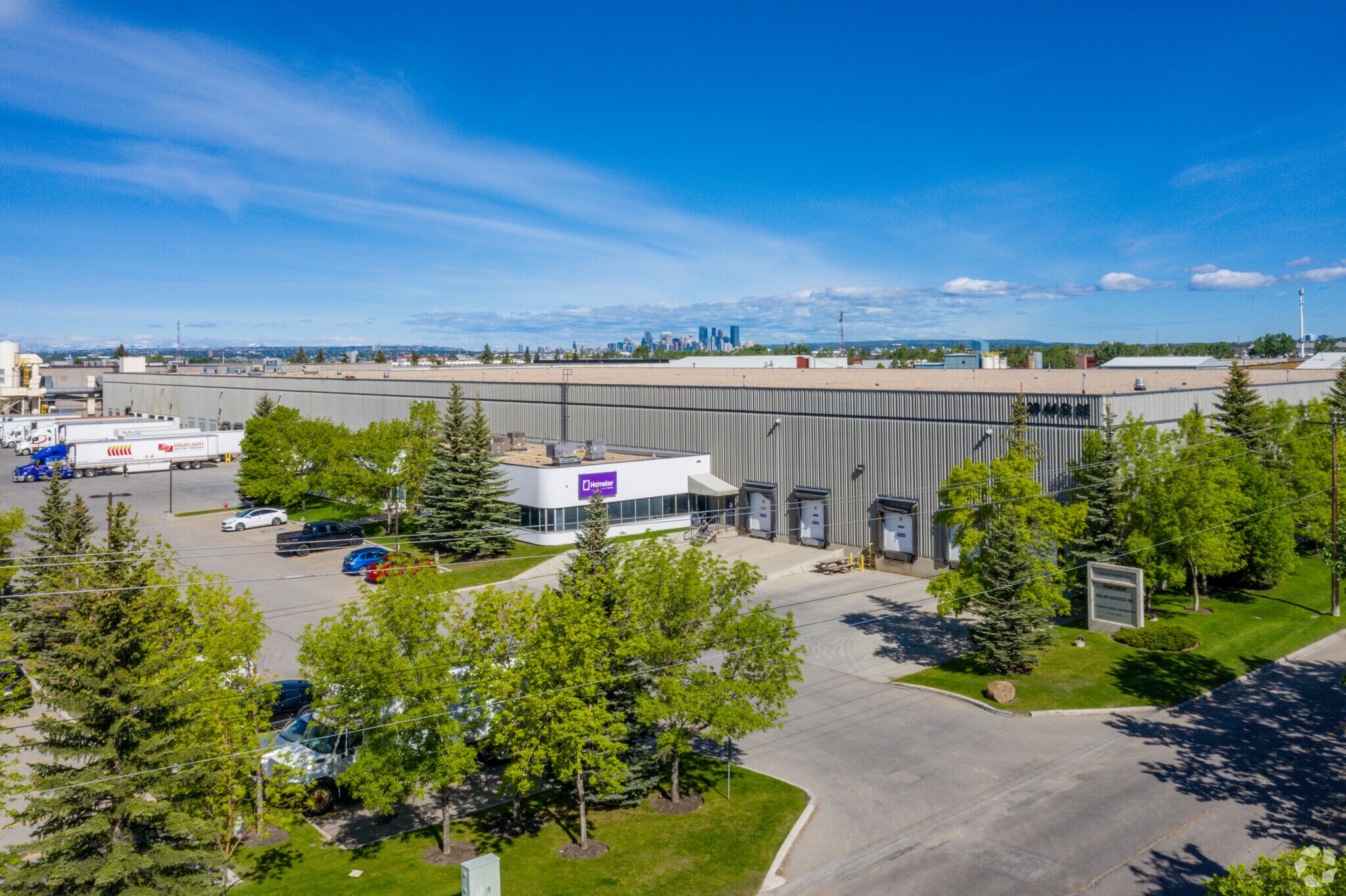 7139 44th St SE, Calgary, AB for Rent