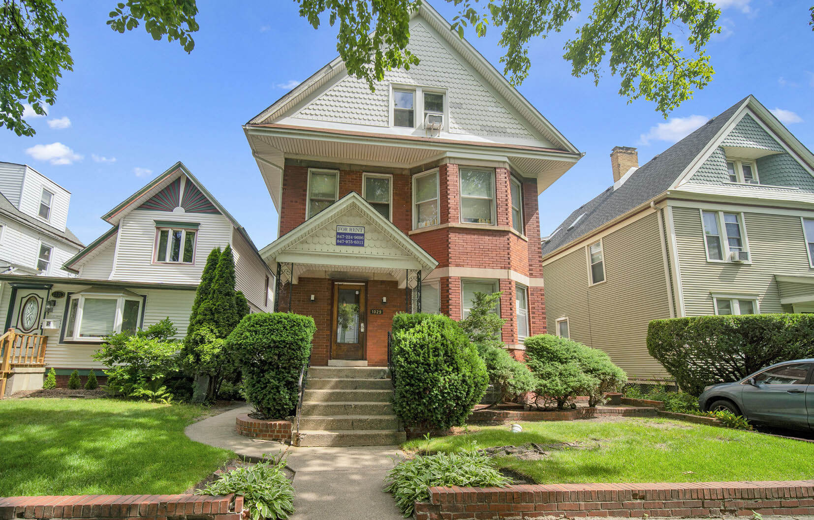 1029 Garnett Pl, Evanston, IL for Sale