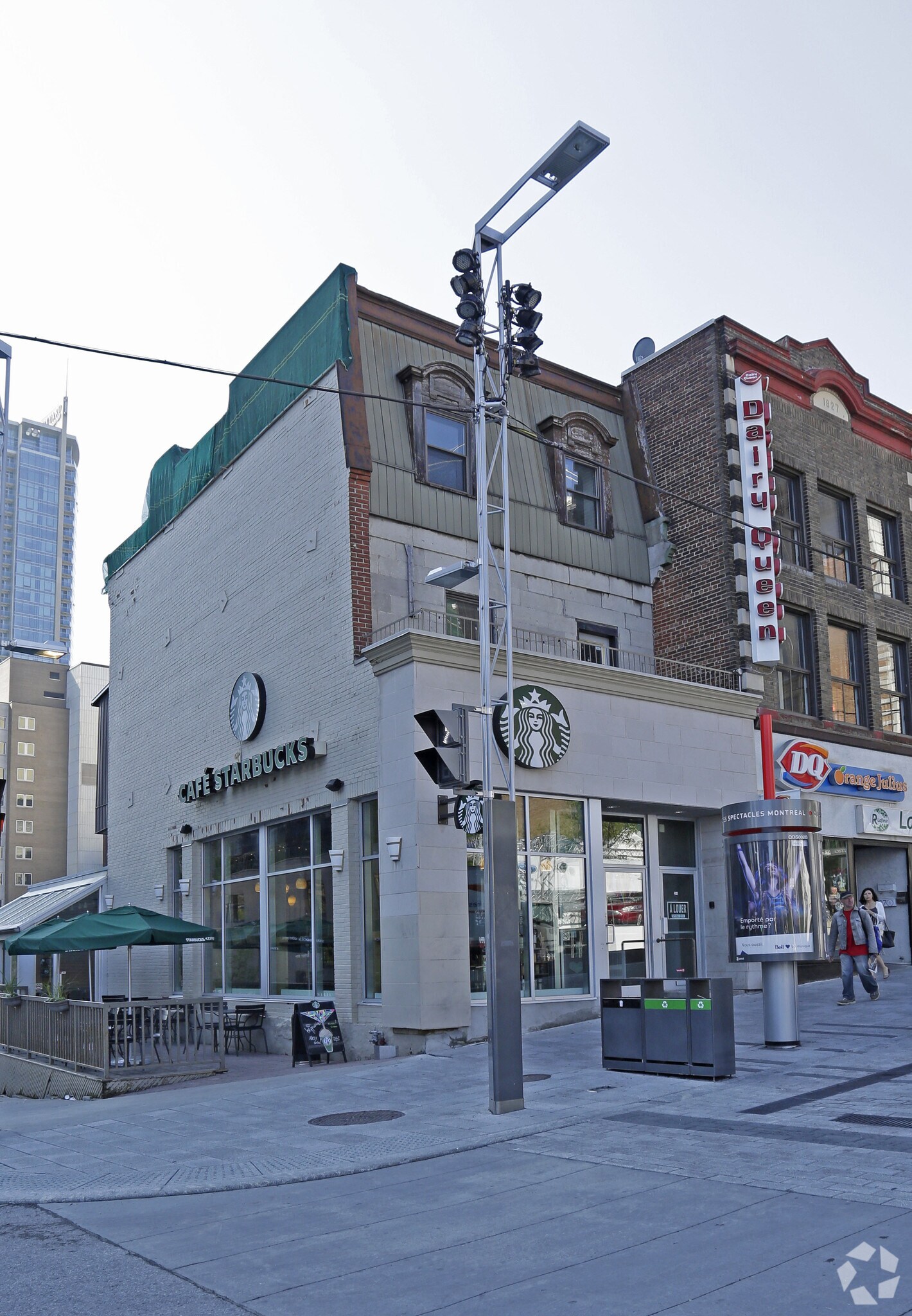 264 Rue Sainte-Catherine O, Montréal, QC for Rent