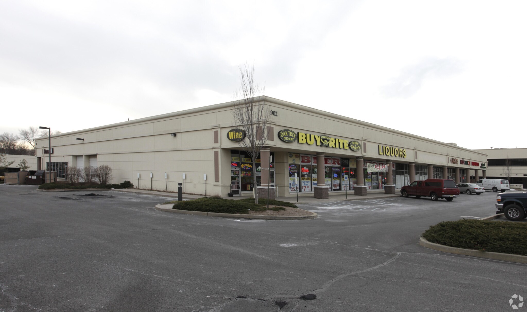 902 Oak Tree Rd South Plainfield, NJ 07080 Shopping Center Property