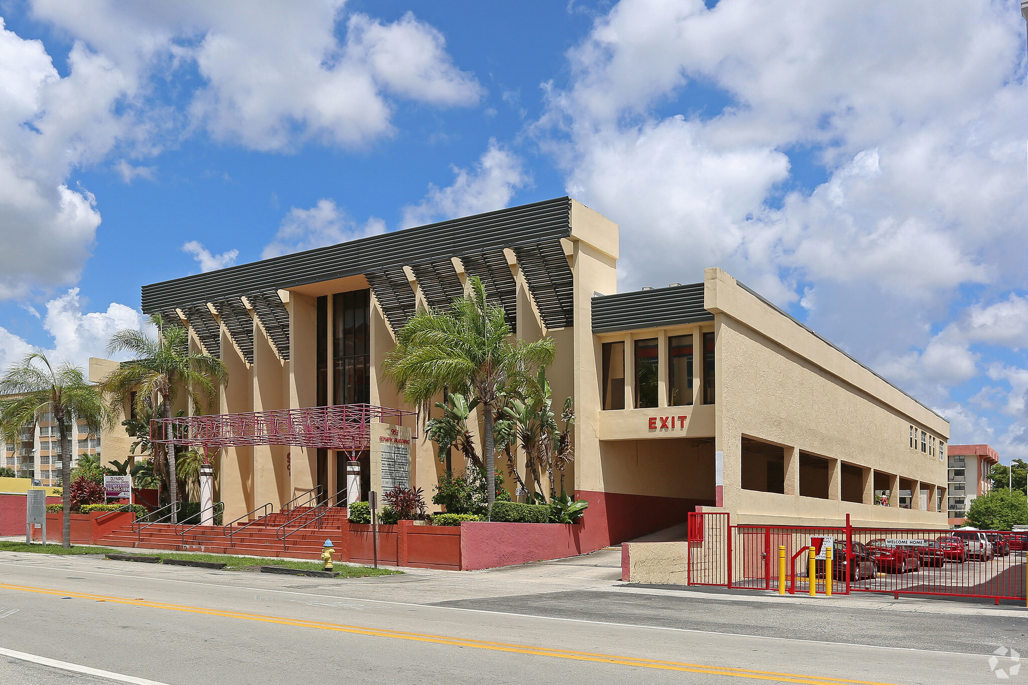 951 NE 167th St, Miami, FL for Sale
