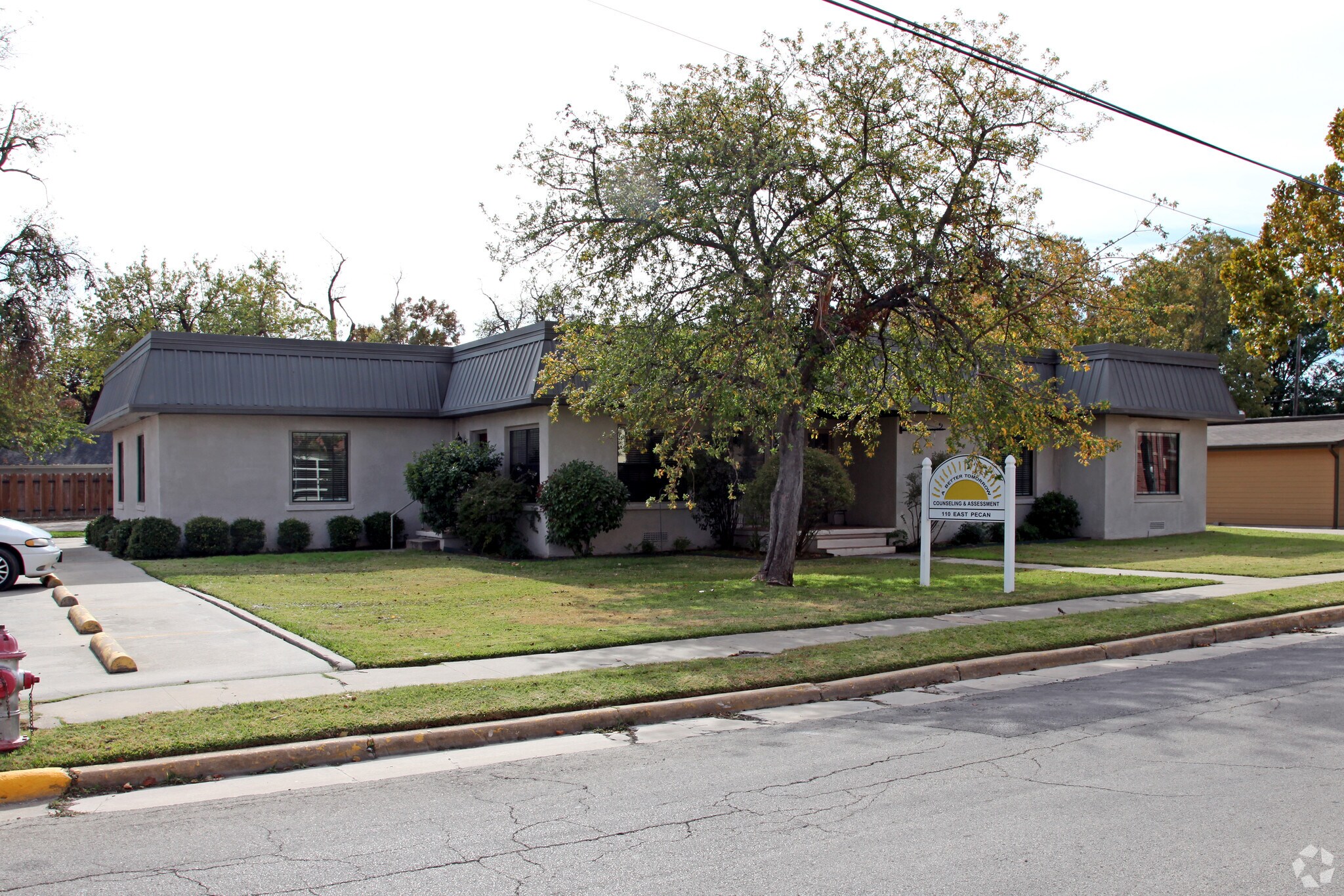 110 E Pecan St, Gainesville, TX for Rent