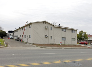 Tulare, CA Apartments - 342-352 S Blackstone St