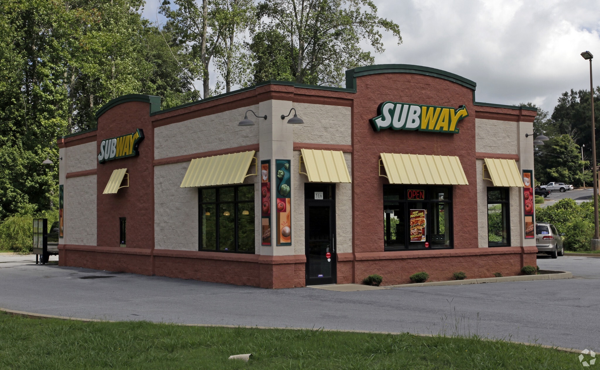 316 Fleetwood Dr Easley, SC 29640 Retail Property for Lease on