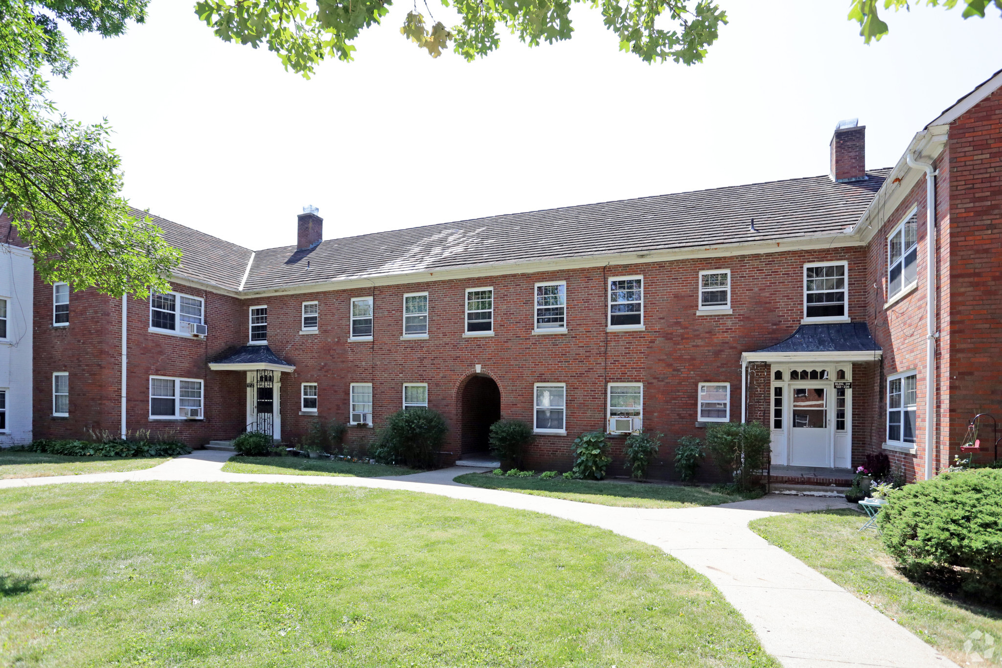 3333 Grand Ave, Des Moines, IA for Sale