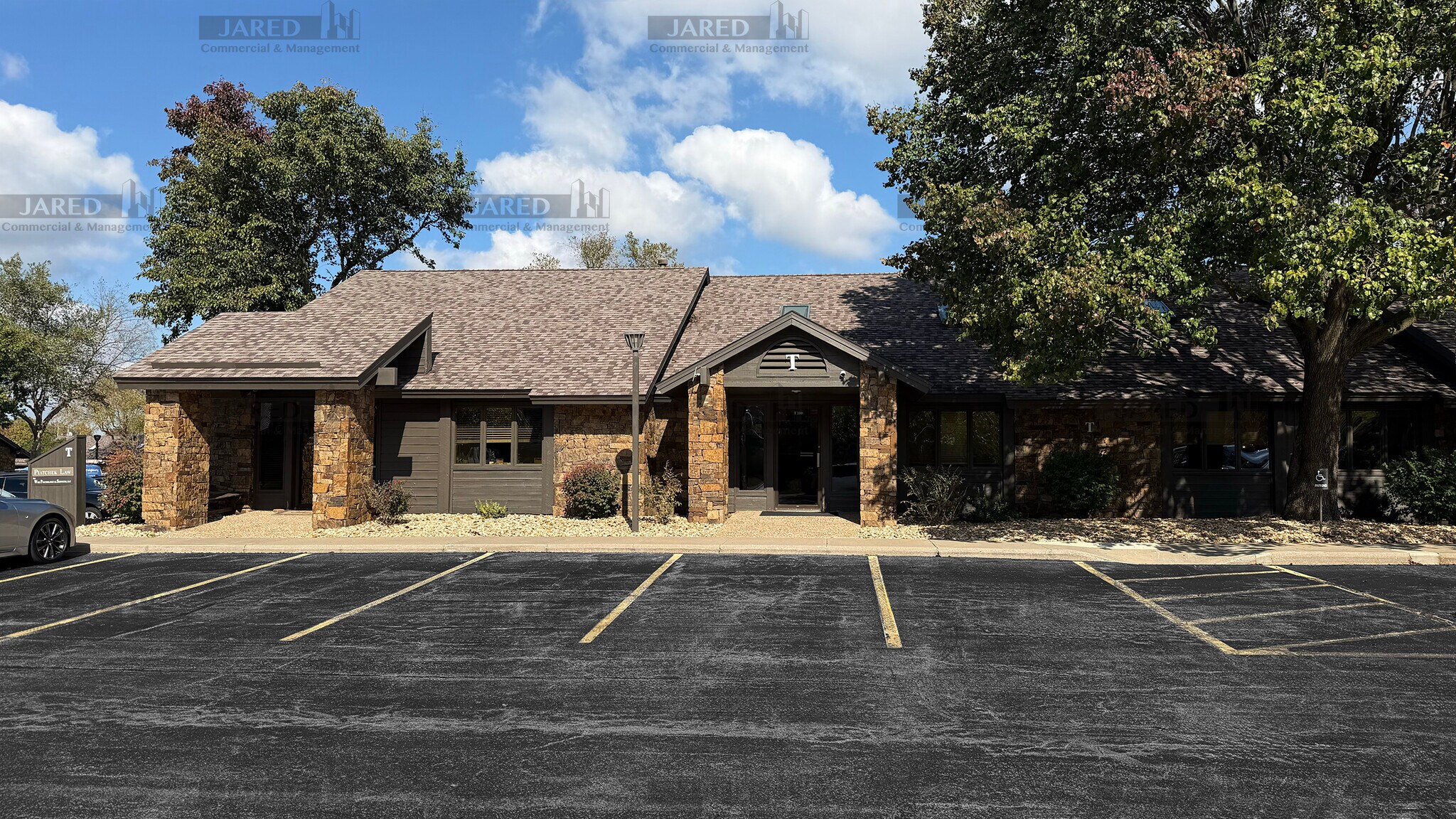 1200 E Woodhurst Dr, Springfield, MO for Sale