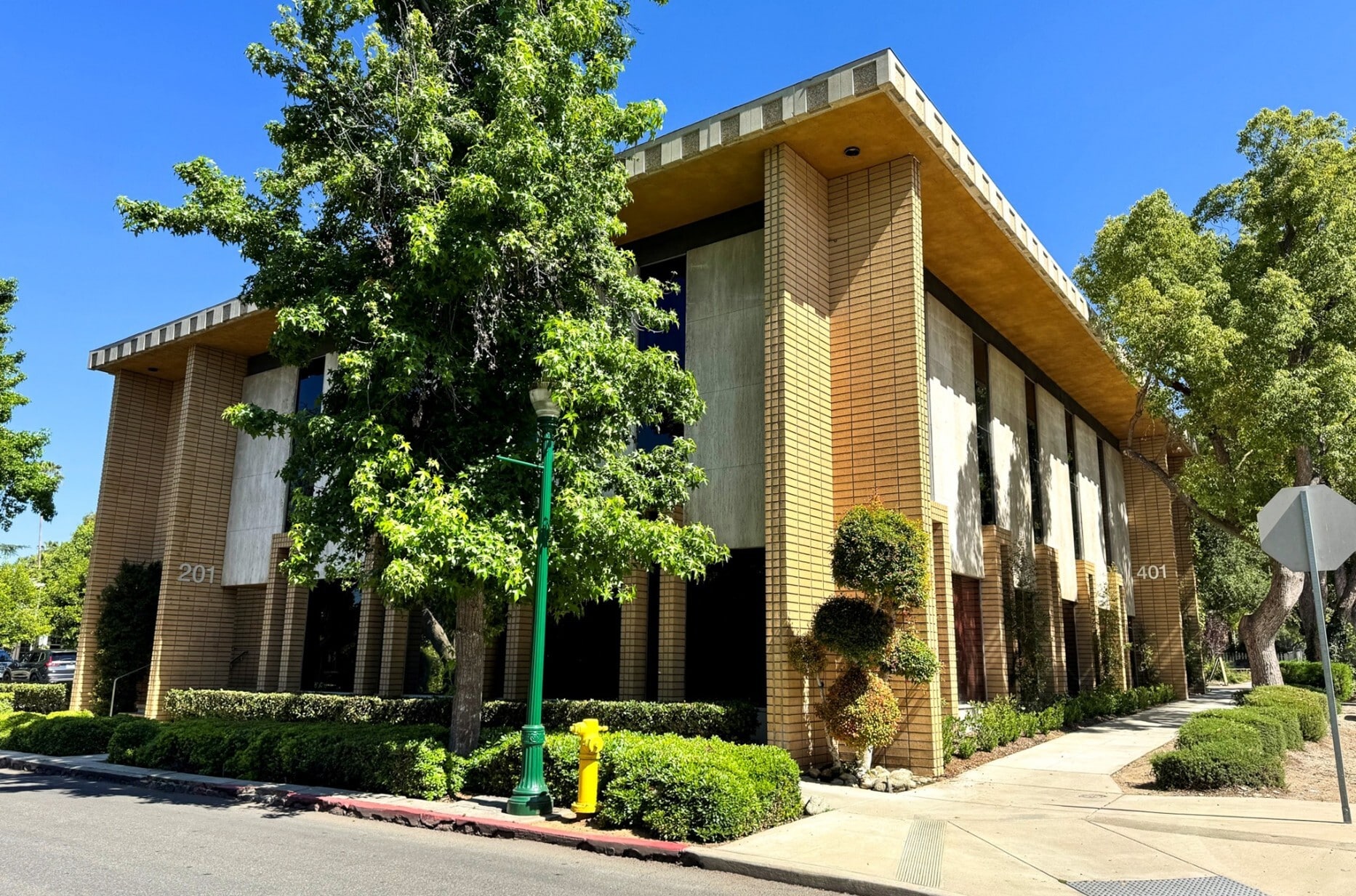 201 W 4th St, Claremont, CA for Sale