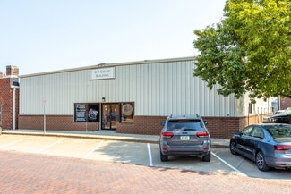 Adel, IA Freestanding - 911 Court St