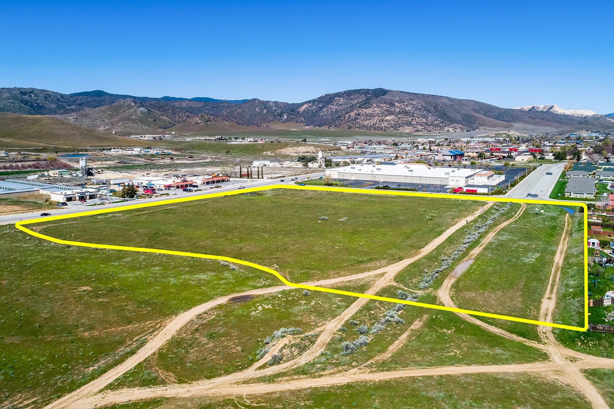 W Tehachapi Blvd Mountain View Blvd Tehachapi Ca 93561 Land Property For Sale On Showcase Com