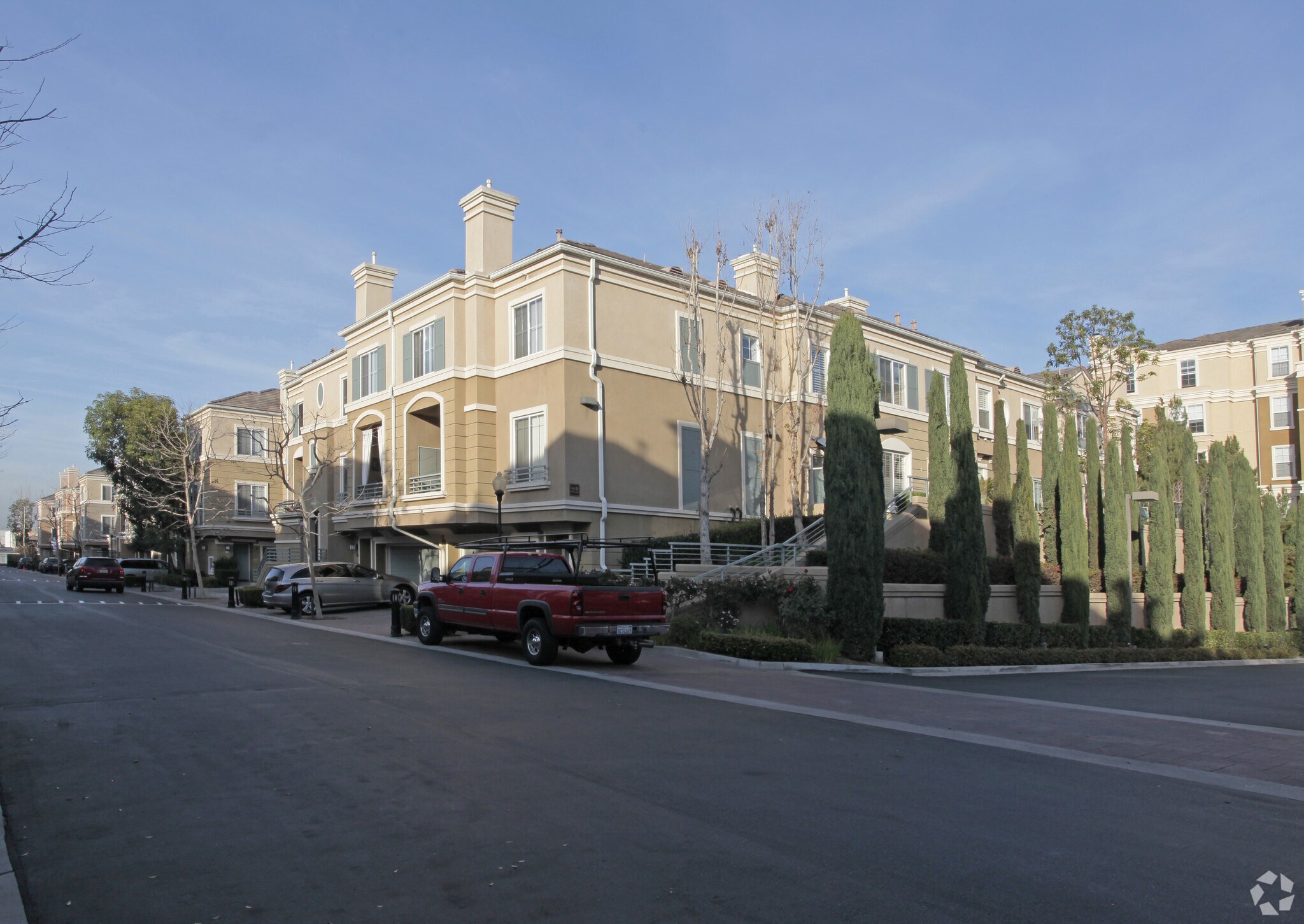 31 E MacArthur Crescent Dr, Santa Ana, CA for Rent