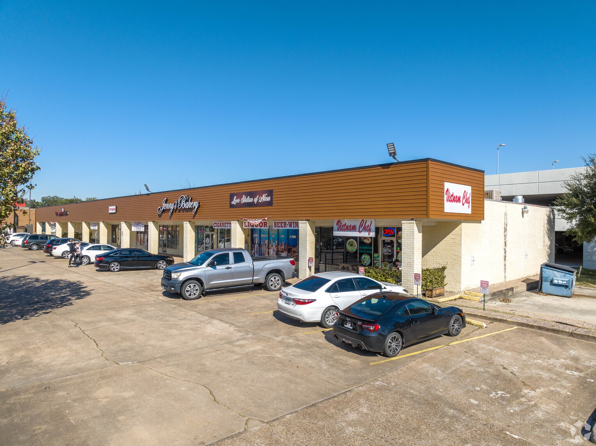 18000 Point Lookout Dr Houston, TX 77058 Retail Property for Sale on