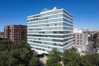 Savannah, GA Retail - 102 E Liberty St