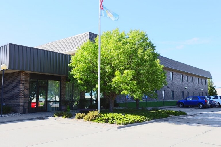1515 N Sanborn Blvd, Mitchell, SD for Sale