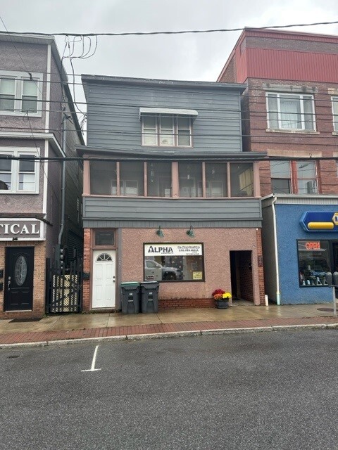 427 Main St, Forest City, PA for Sale