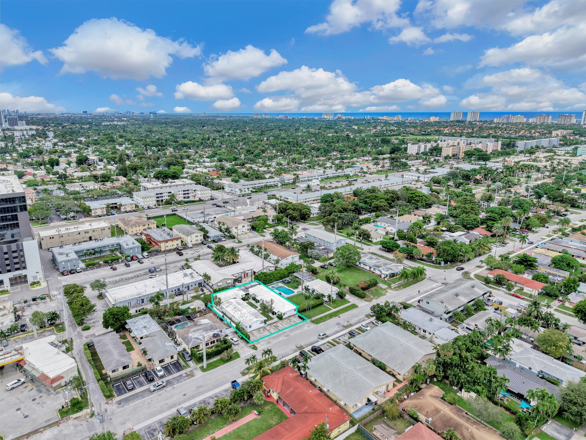 703 NE 7th St, Hallandale Beach, FL for Sale