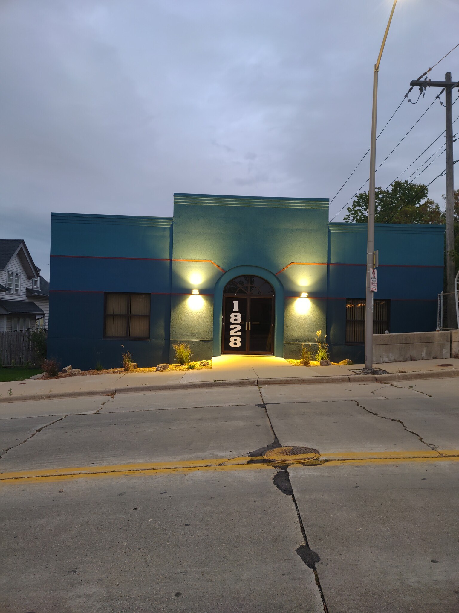 1828 S 76th St, West Allis, WI for Rent