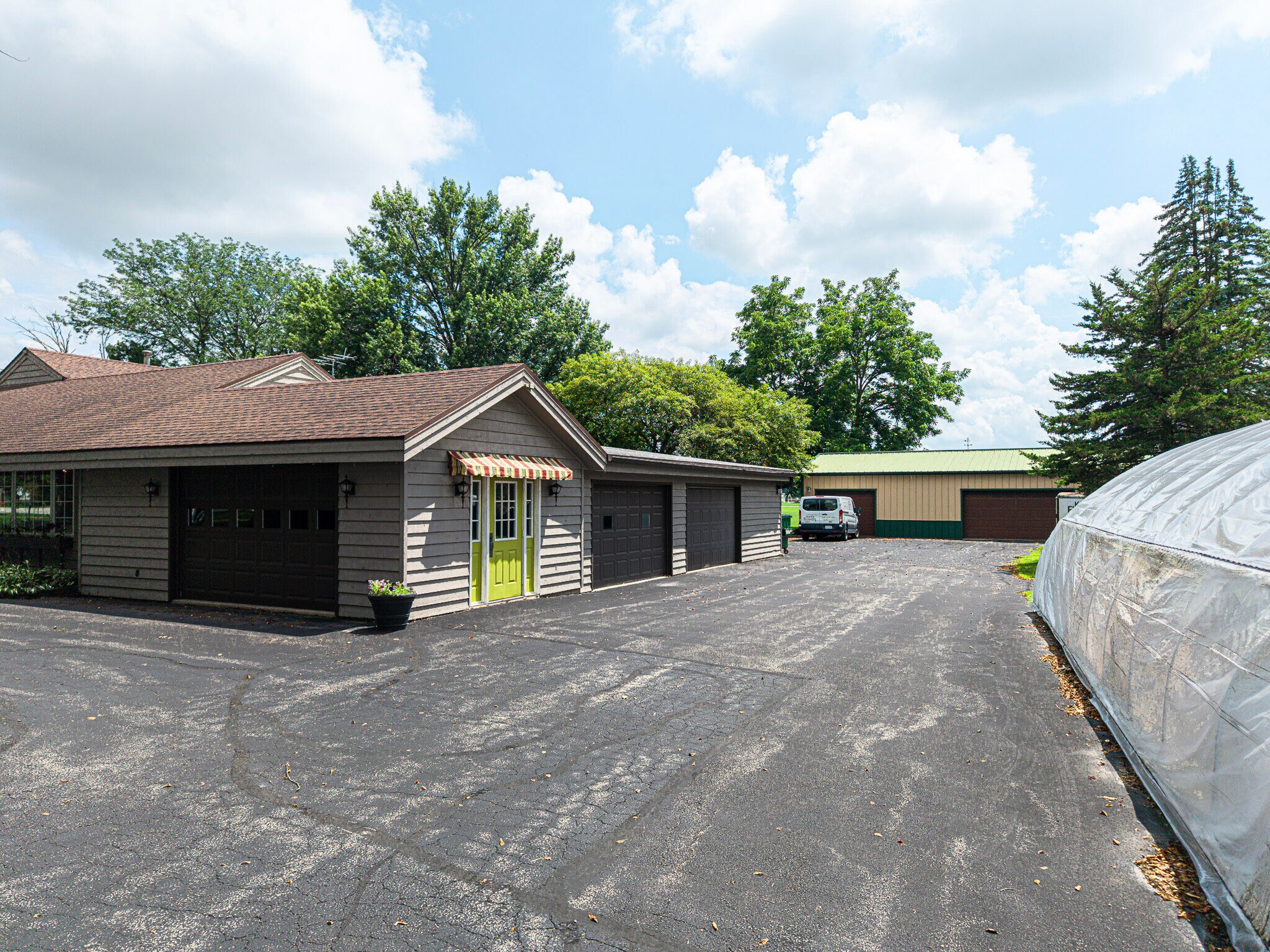 1126 E State St, Sycamore, IL for Rent