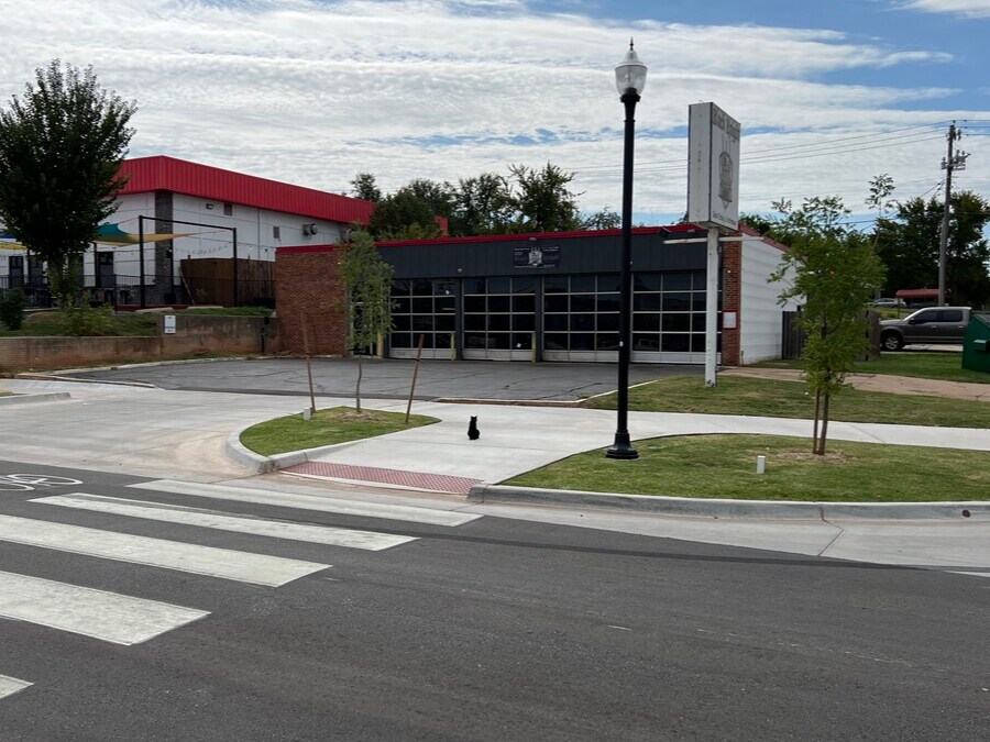 2232 NW 39th St Oklahoma City, OK 73112 Retail Property for Lease on