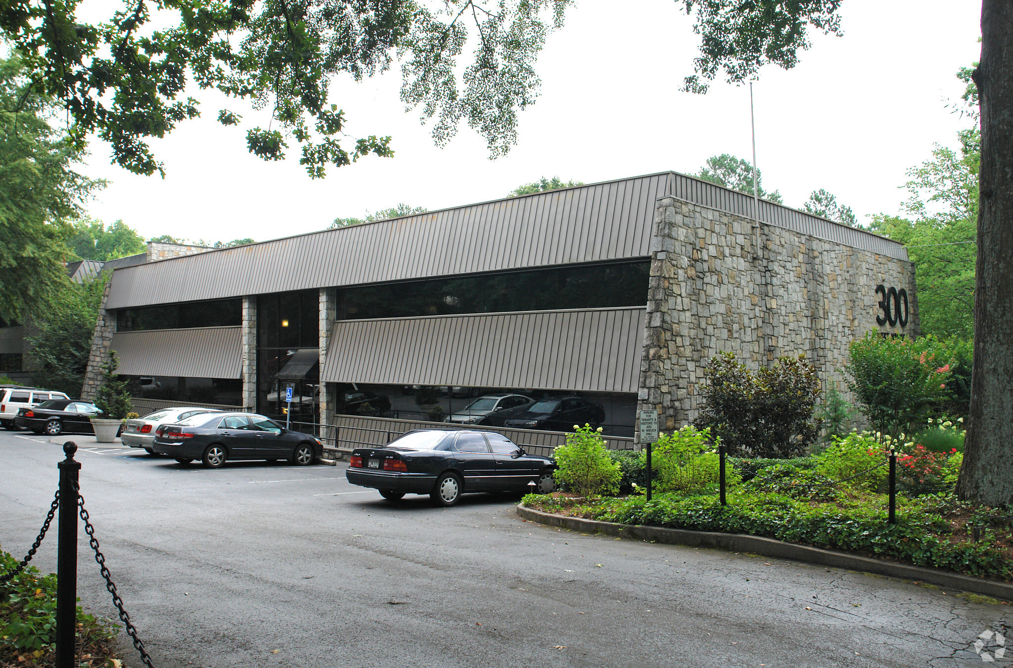 300 W Wieuca Rd NE, Atlanta, GA for Rent