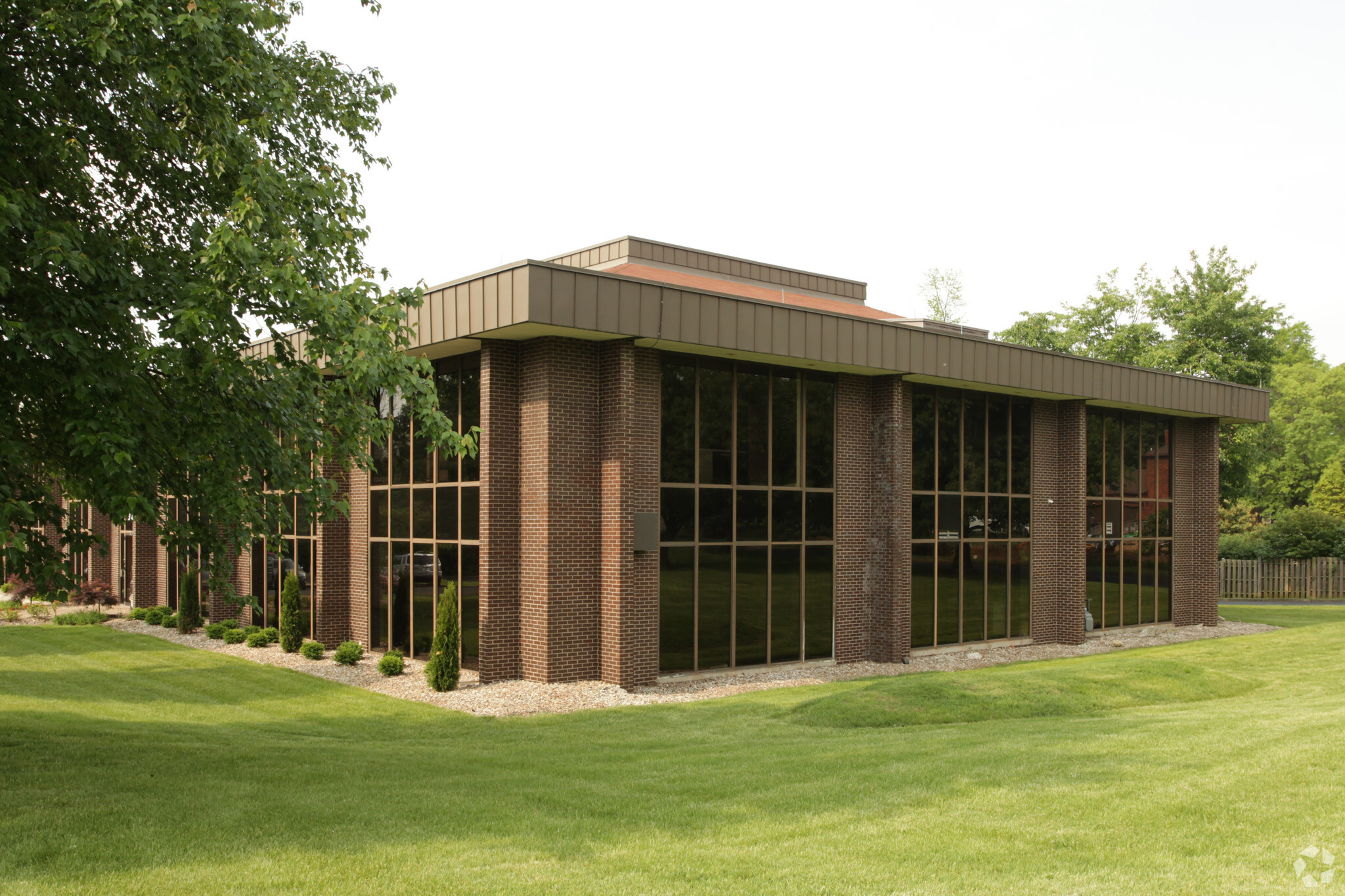 9200 Leesgate Rd, Louisville, KY for Rent