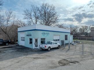 Mississauga, ON Retail - 570 Lakeshore Rd E