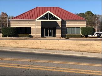 Clarksville, AR Bank - 1010 W Main St