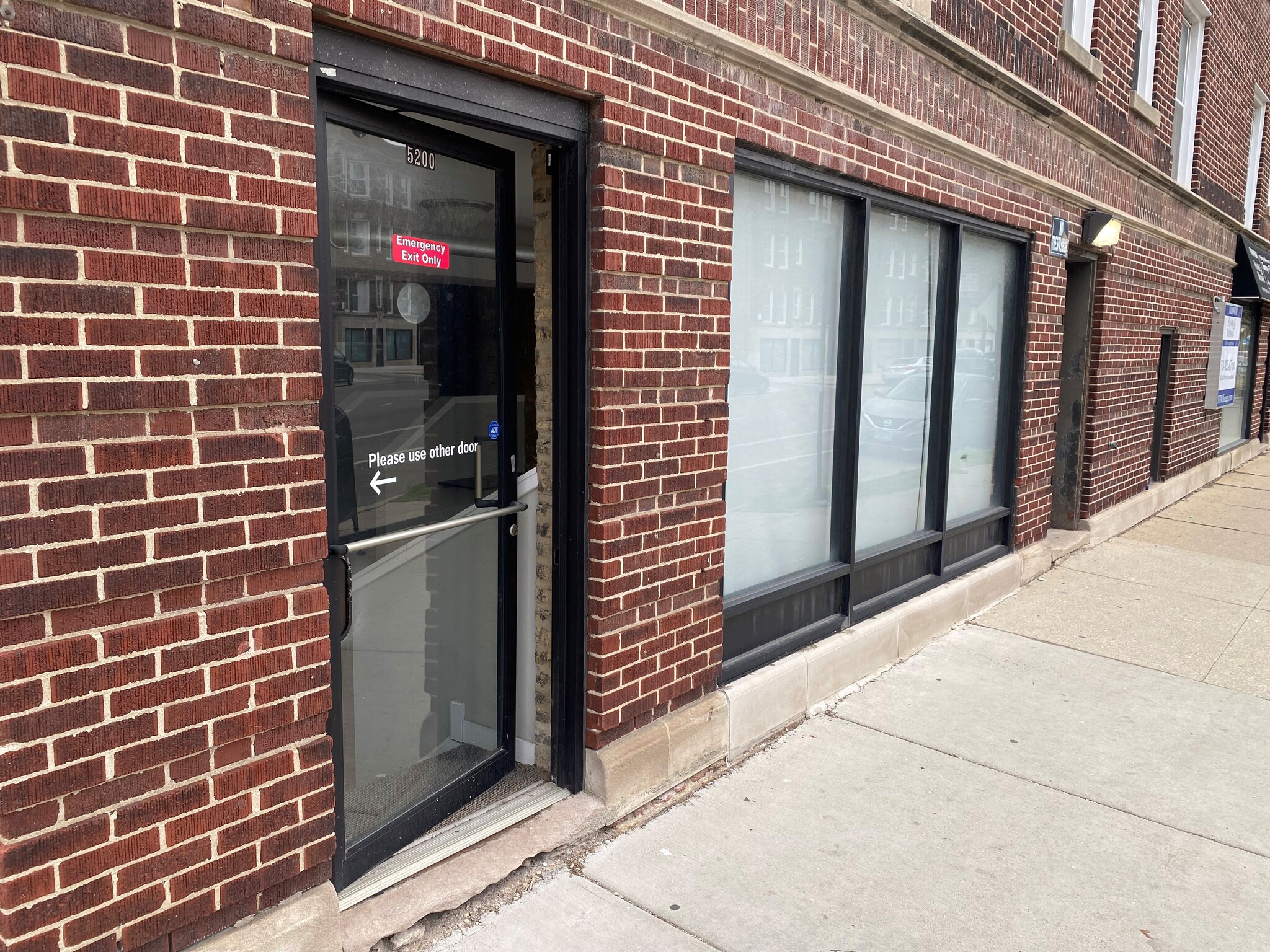 2000 W Foster Ave, Chicago, IL for Rent