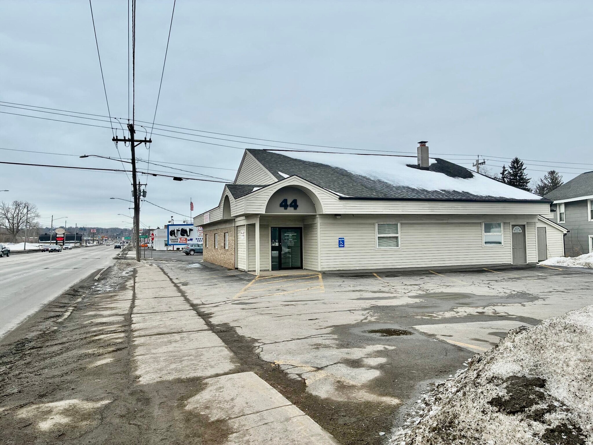 44 Oriskany Blvd, Yorkville, NY for Rent