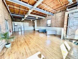 Chicago, IL Office - 2041-2049 W Grand Ave