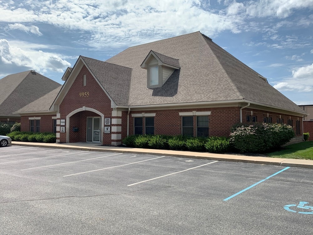 9955 Crosspoint Blvd, Fishers, IN for Sale