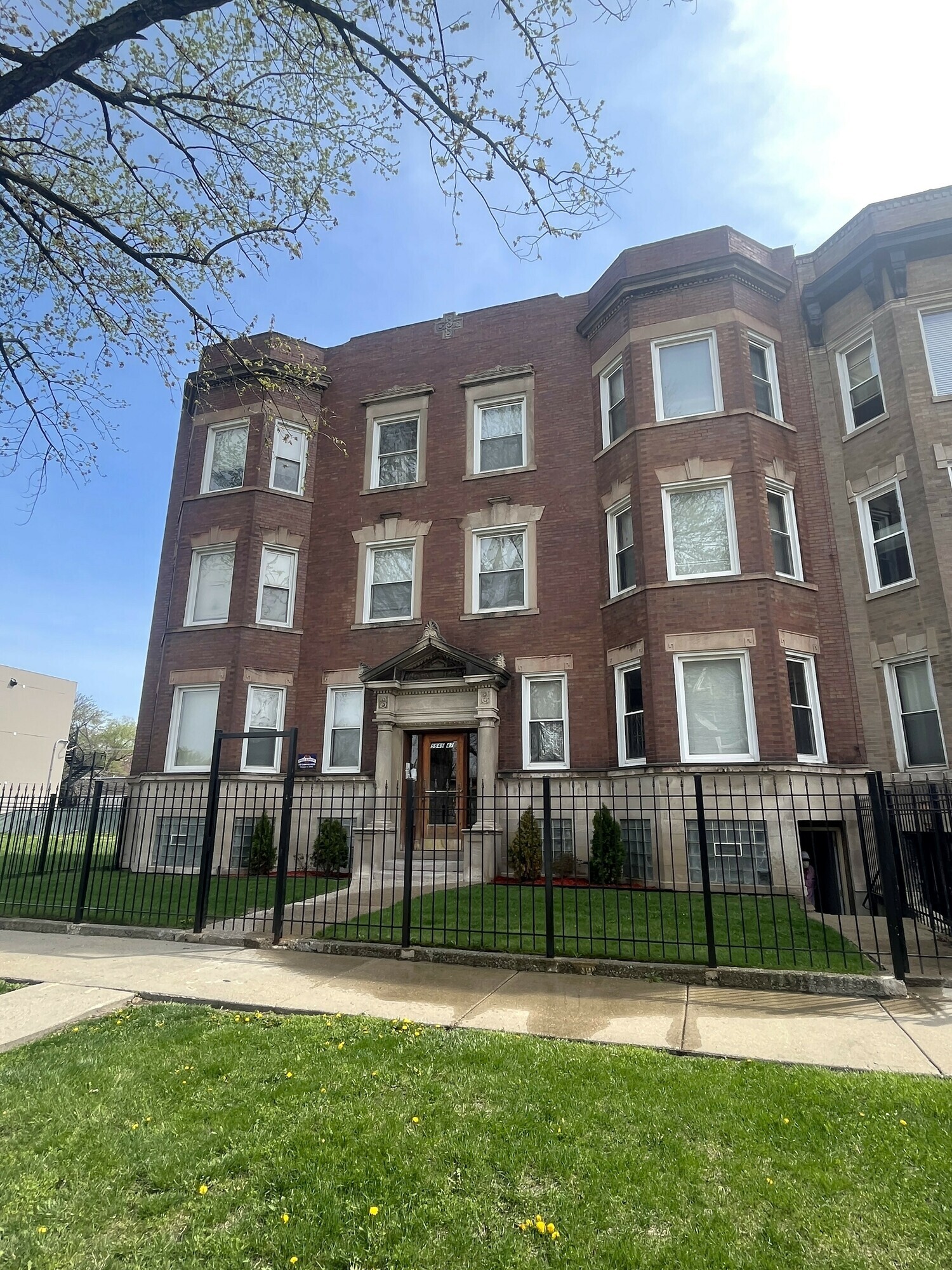 5645 S Calumet Ave, Chicago, IL for Sale