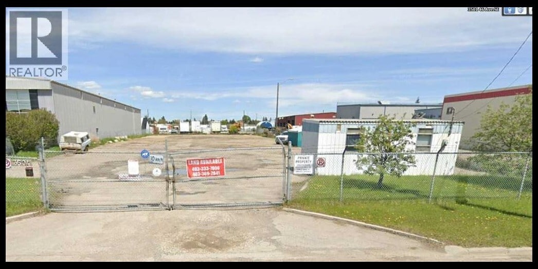 3504 46 Av SE, Calgary, AB for Sale