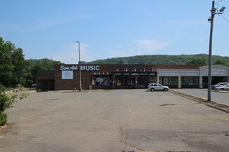 New Haven, CT Storefront Retail/Office - 71-95 Amity Rd