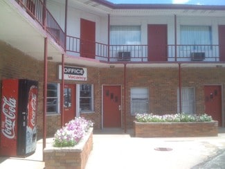 Pontiac, IL Hospitality - 951 W Reynolds St