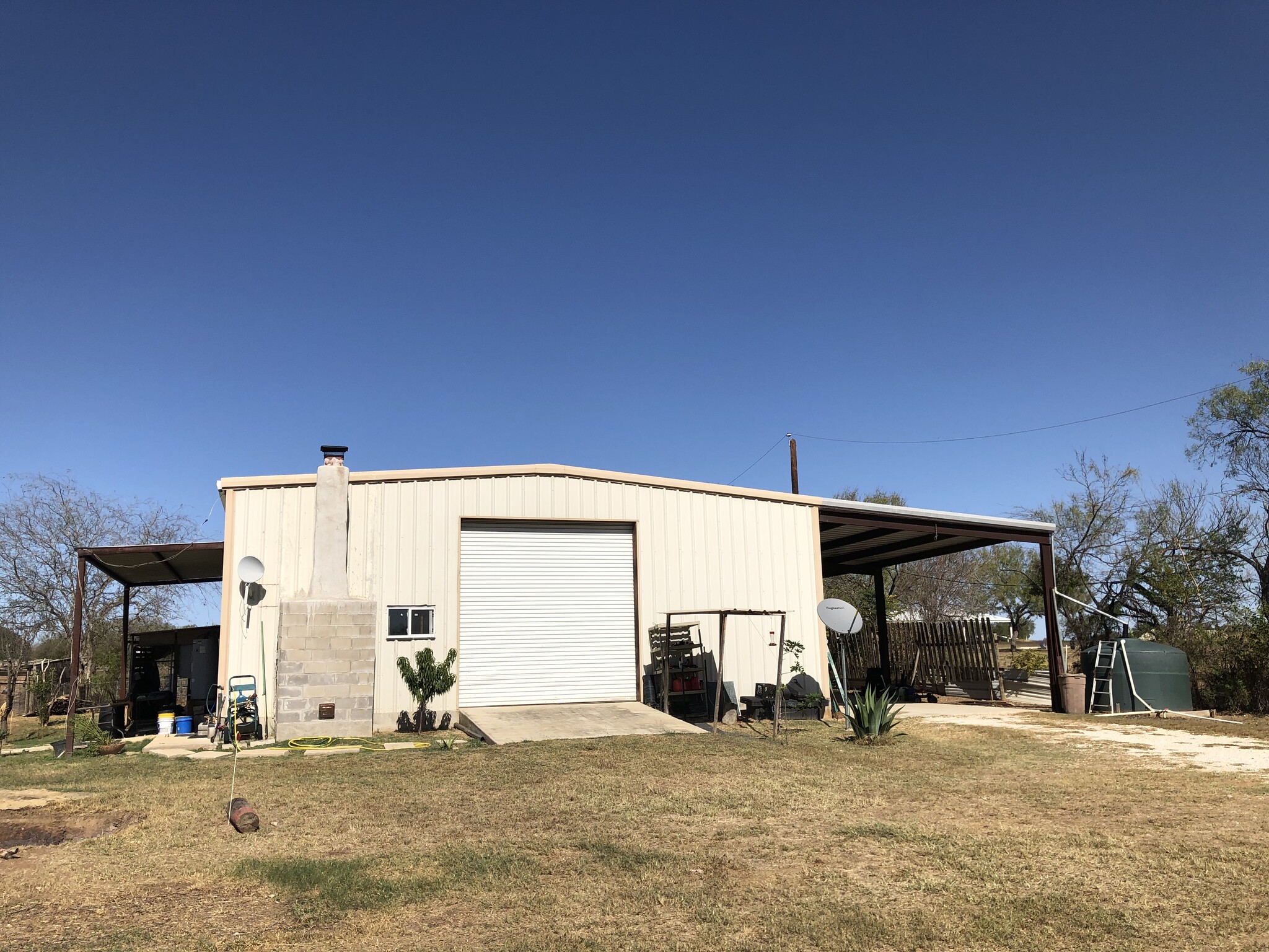 20035 Fm 3175, Lytle, TX for Rent